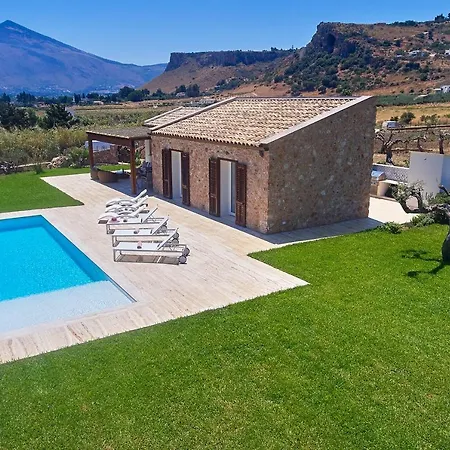 Del Borgo Con Piscina E Jacuzzi