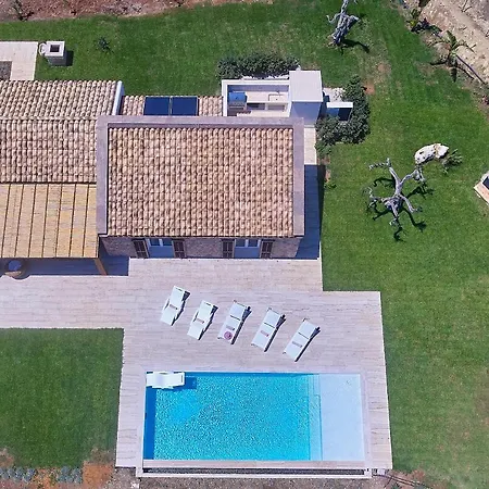 Del Borgo Con Piscina E Jacuzzi