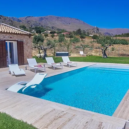 Del Borgo Con Piscina E Jacuzzi