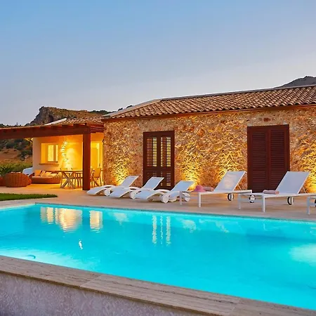 Del Borgo Con Piscina E Jacuzzi