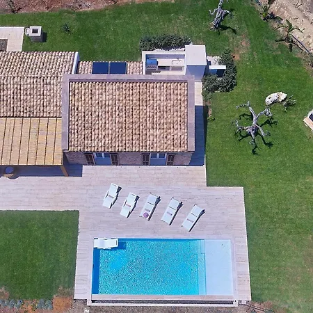 Del Borgo Con Piscina E Jacuzzi *