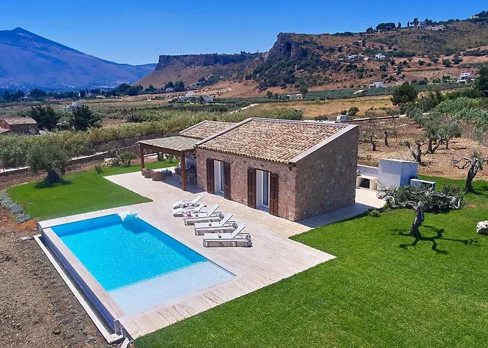 Del Borgo Con Piscina E Jacuzzi Willa Scopello (Sicily)