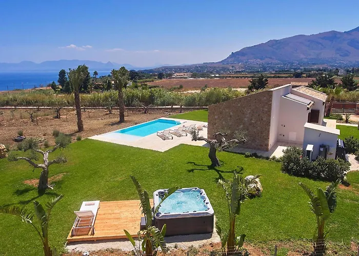 Del Borgo Con Piscina E Jacuzzi * Scopello (Sicily)