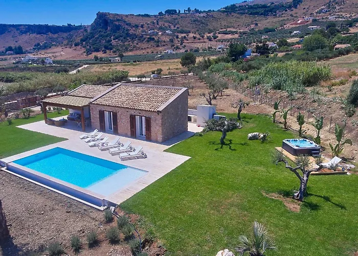Del Borgo Con Piscina E Jacuzzi Willa Scopello (Sicily)